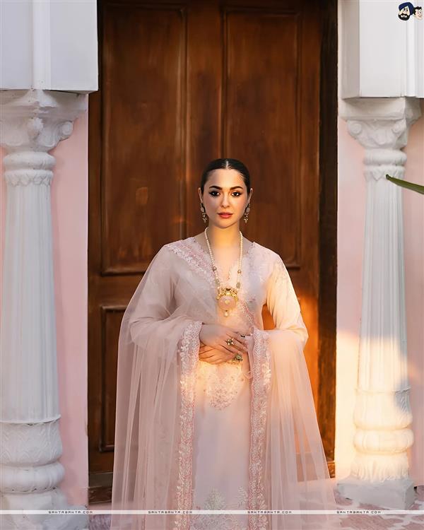 Hania Amir